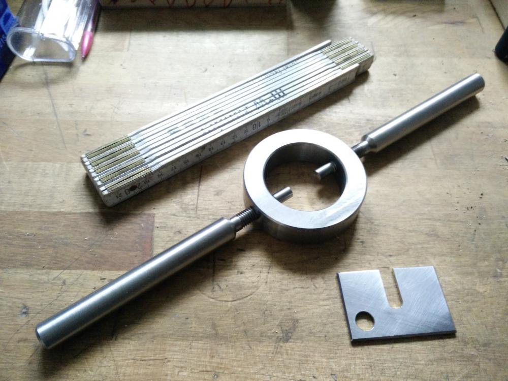 Triumph_Gabelfeder-Spanner.jpg