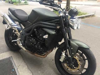 SpeedTriple.JPG.e023a817864b121ebcc3f9b5c015938b.JPG