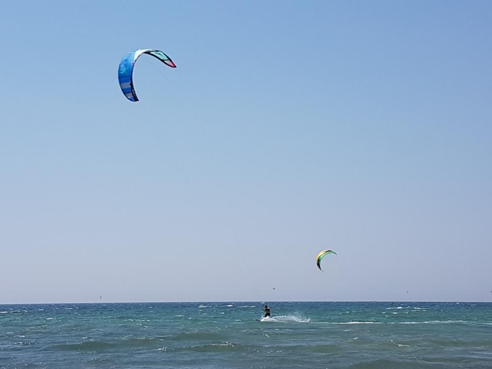 Kite surfing Montenegro.jpg