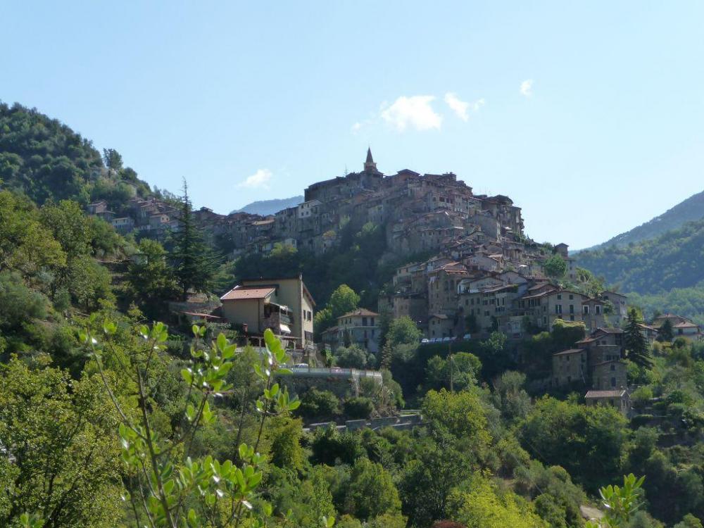 k-Tag 2 Blick auf Apricale.JPG