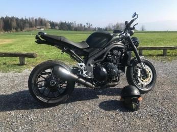 SpeedTriple20.jpg.aef50fd190f1175629cb1cef5c6527fe.jpg